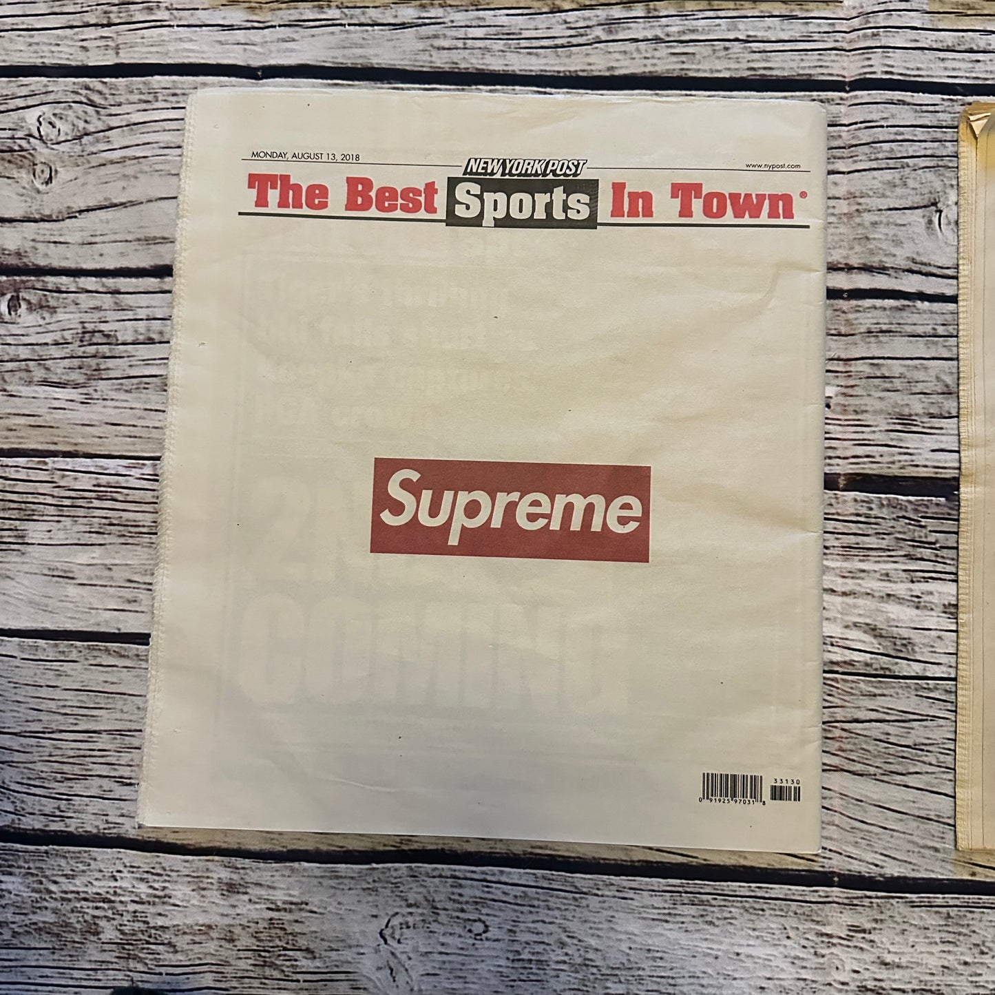 Supreme - Newspaper FW18